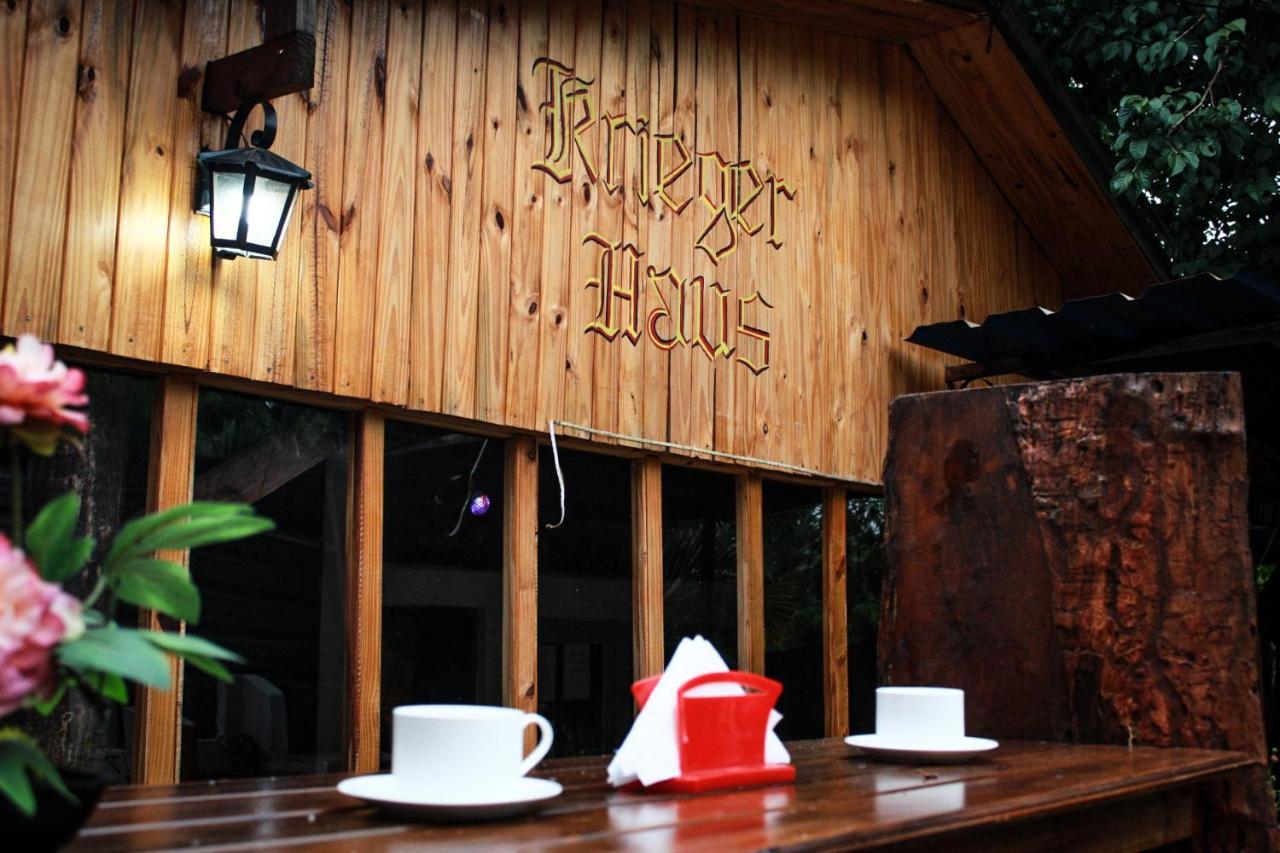 Krieger Haus Hostel Puerto Iguazú Kültér fotó